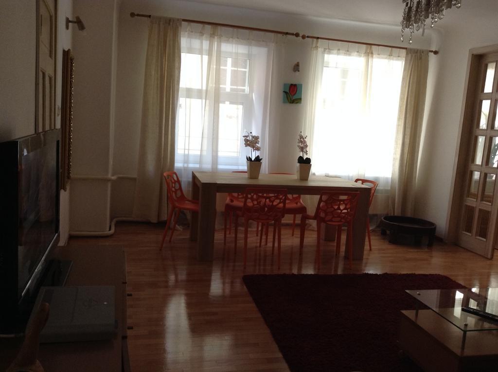 Cheap And Chic Huoneisto Riika